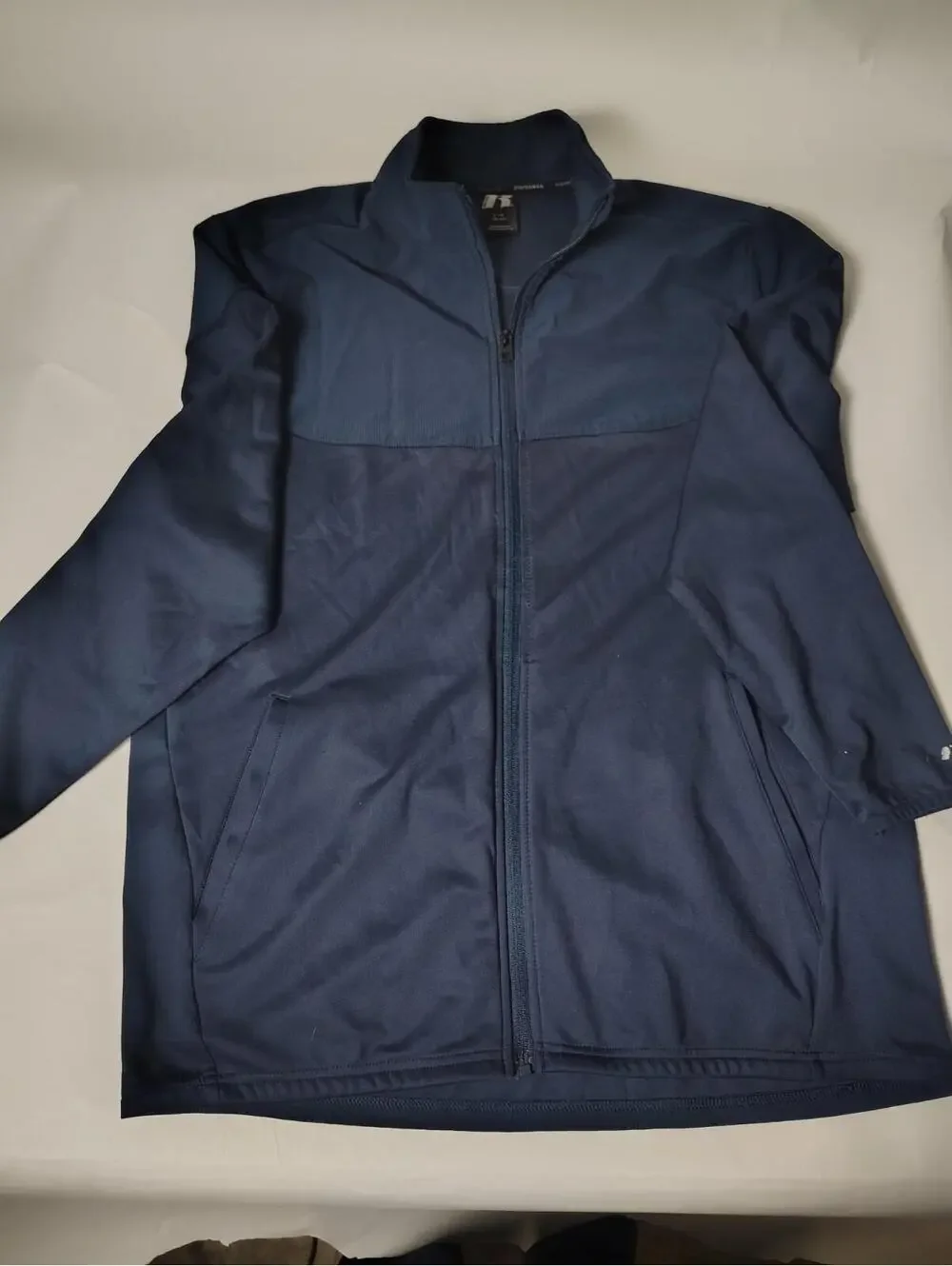Men’s Russell Athletic Soft shell Jacket L   Perfect for cold weather